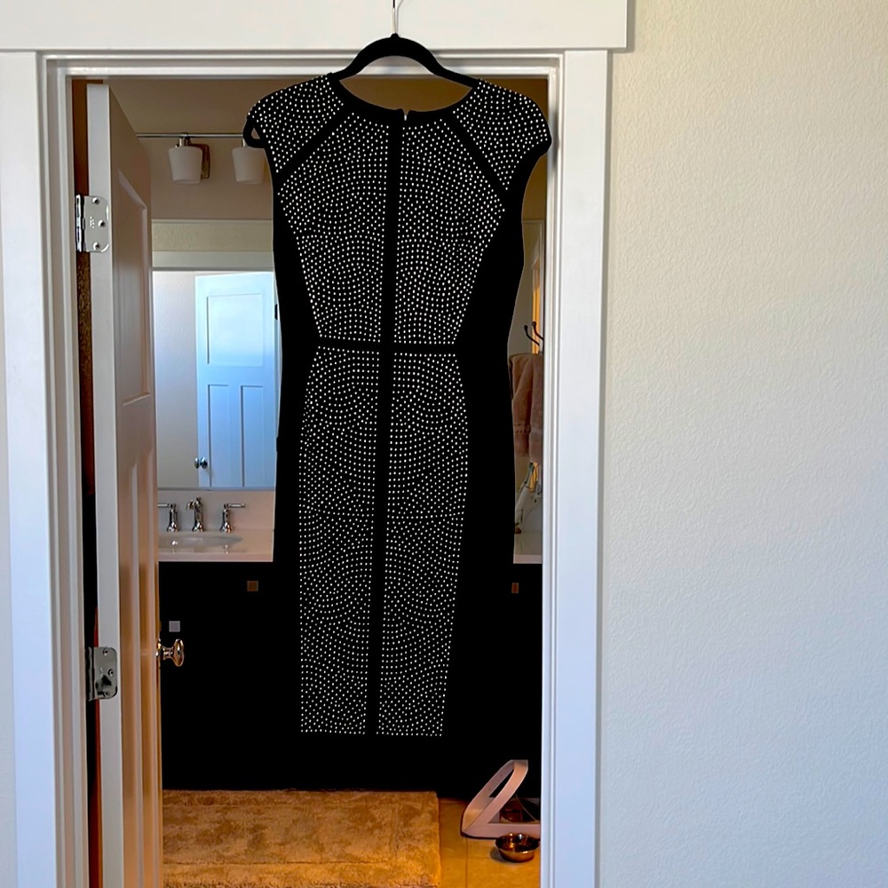 Size 6 Joseph Ribkoff below the knee evening dress
